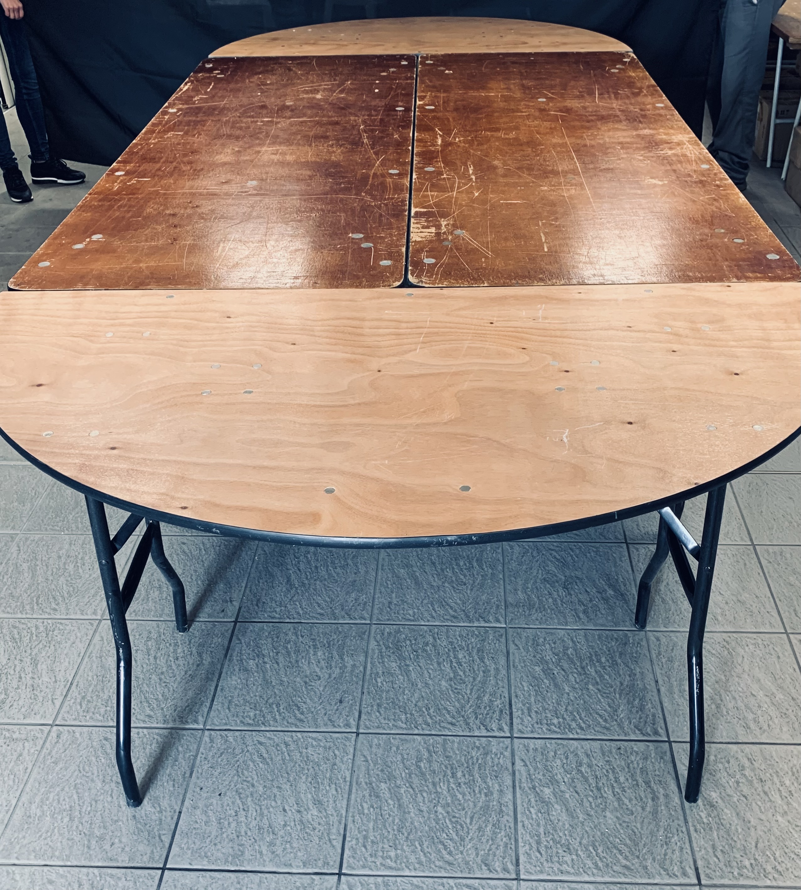 Table ovale 16 pers 350x150